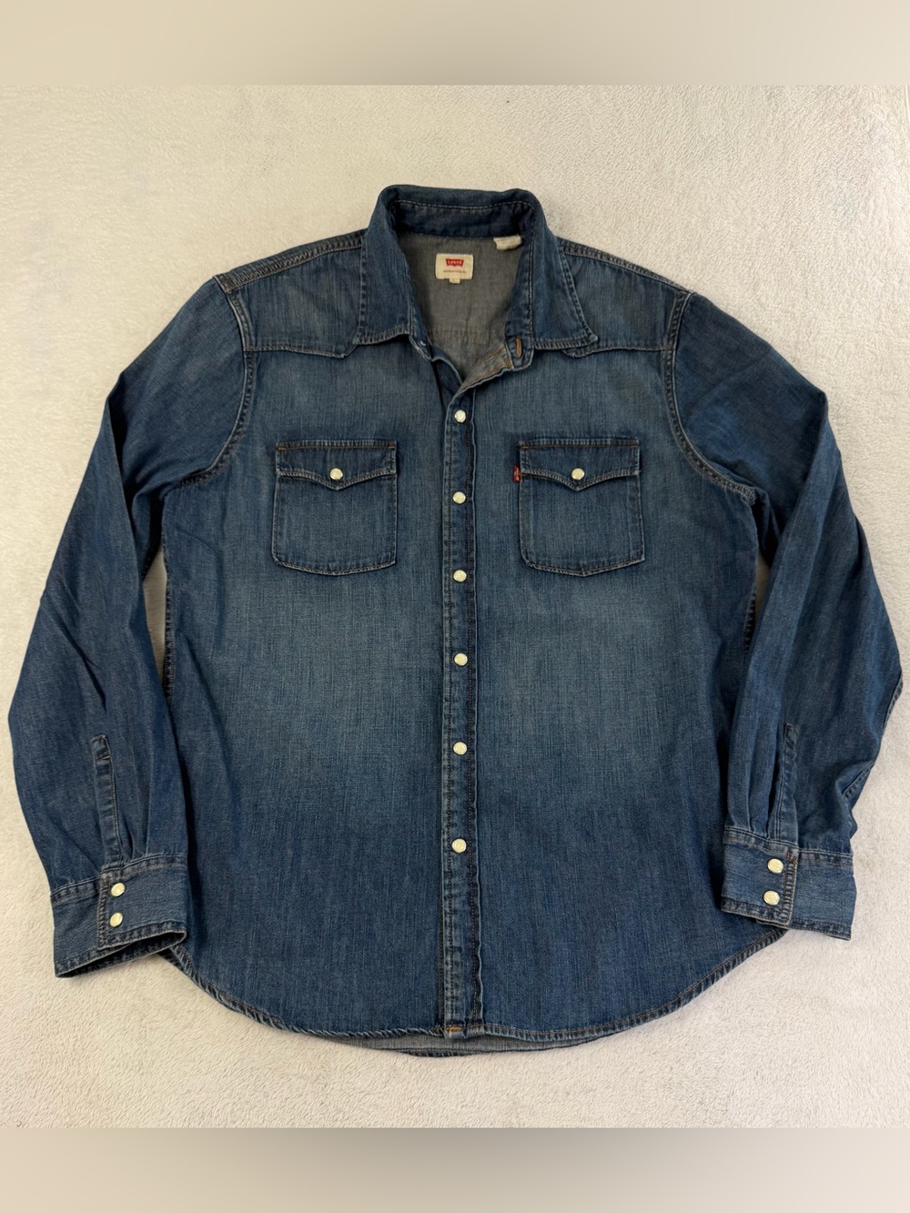 Levi’s Men’s Large Denim Western Pearl Snap Shirt Blue Fitted Dark wash Faded
